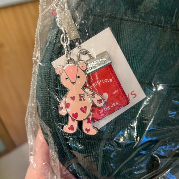 Harvey’s Christmas Wreath Convertible Crossbody Bag - Picture 3 of 4